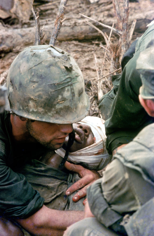 ZOOM　larry burrows Vietnam War: Looking Again at Larry Burrows' Photo, 'Reaching Out'