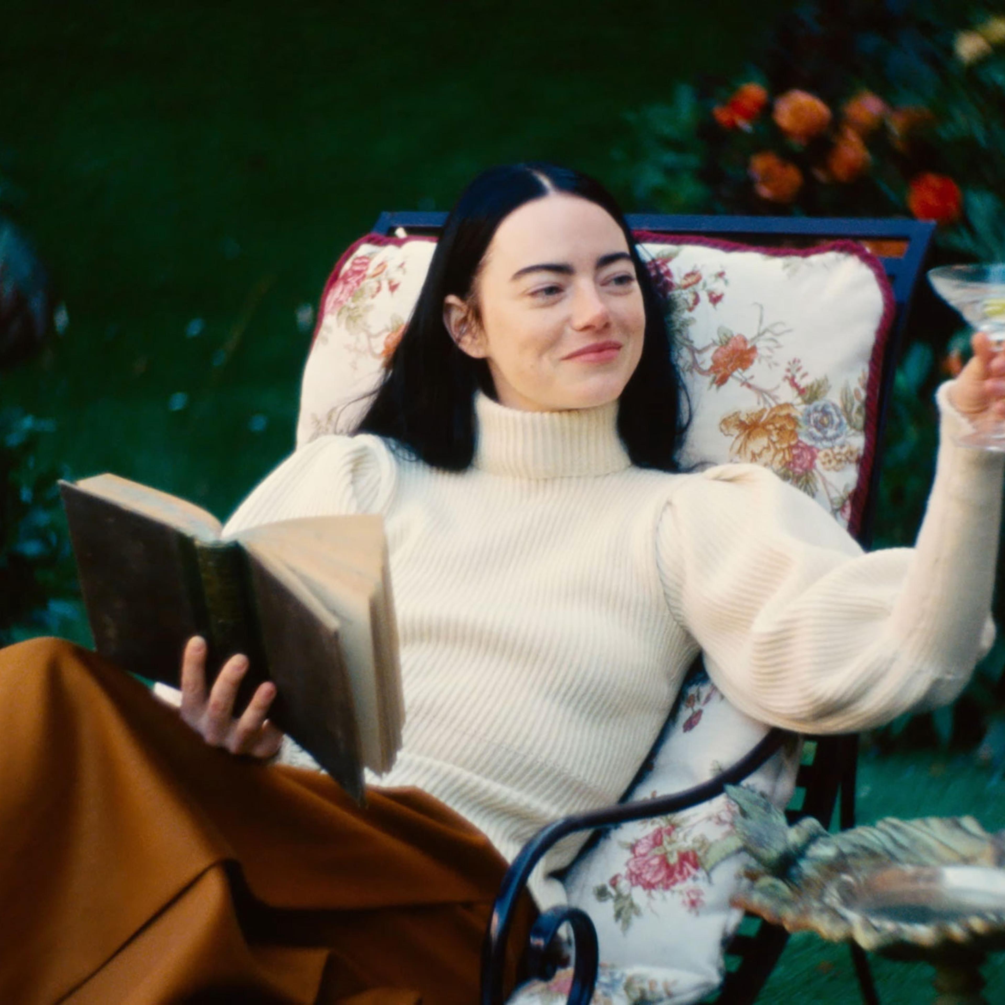 Emma Stone in Poor Things. Photo Courtesy of Searchight Pictures.© 2023 Searchlight Pictures All Rights Reserved.