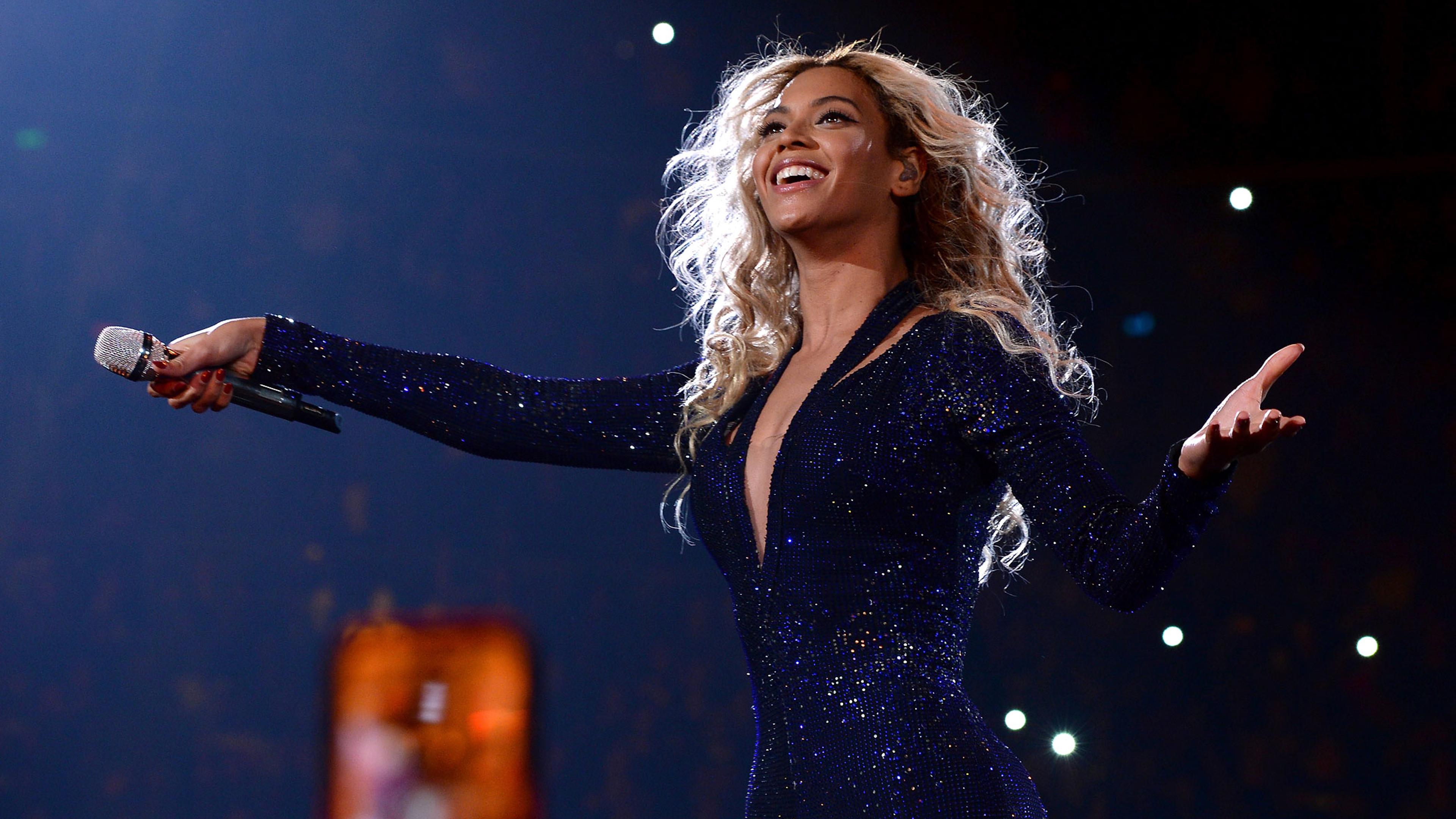 Beyonce's 34th Birthday: 34 Photos of Beyonce in Concert