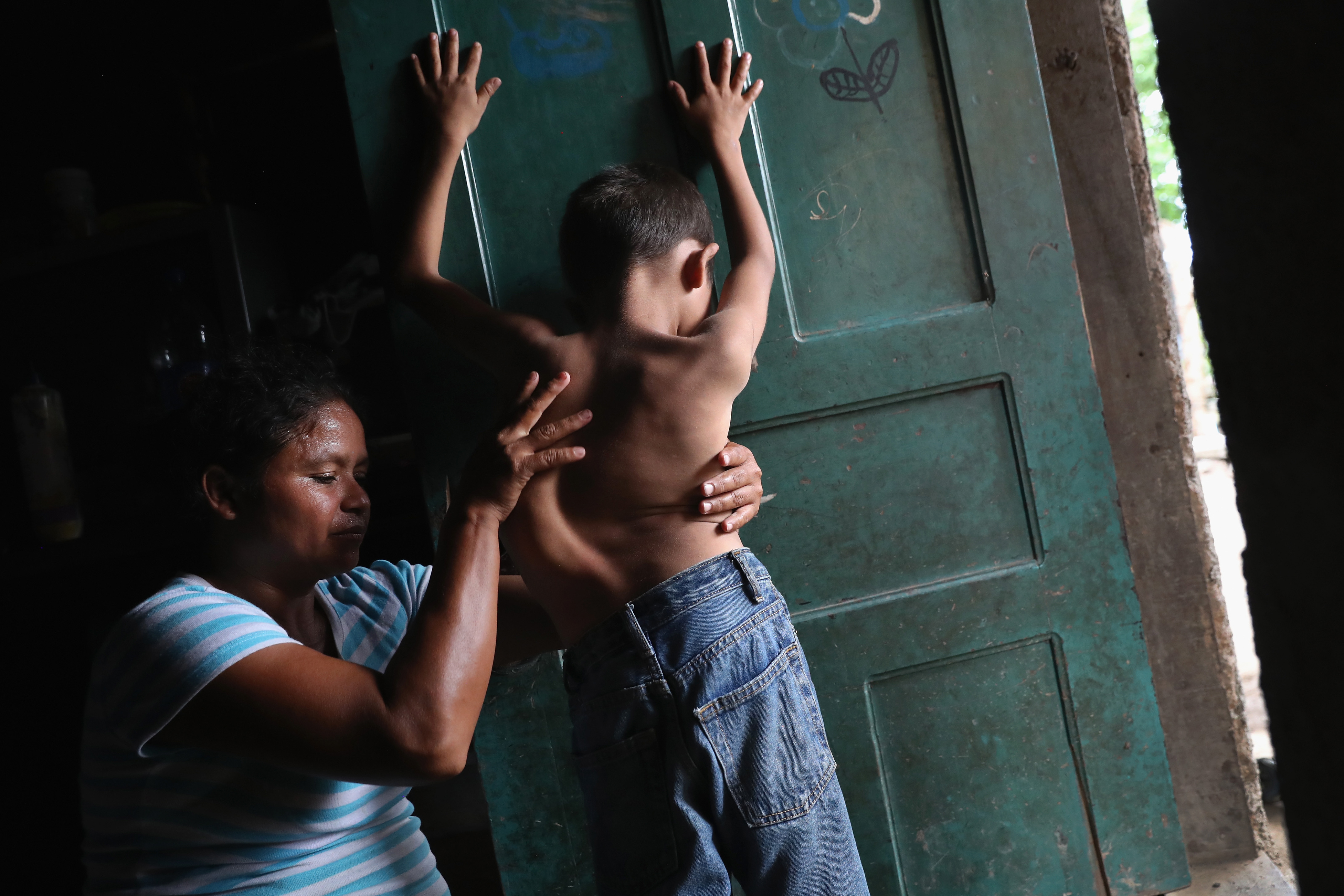Photographer John Moore's Viral Photo of 'Zero Tolerance' Photographer John Moore's Viral Photo of 'Zero Tolerance'