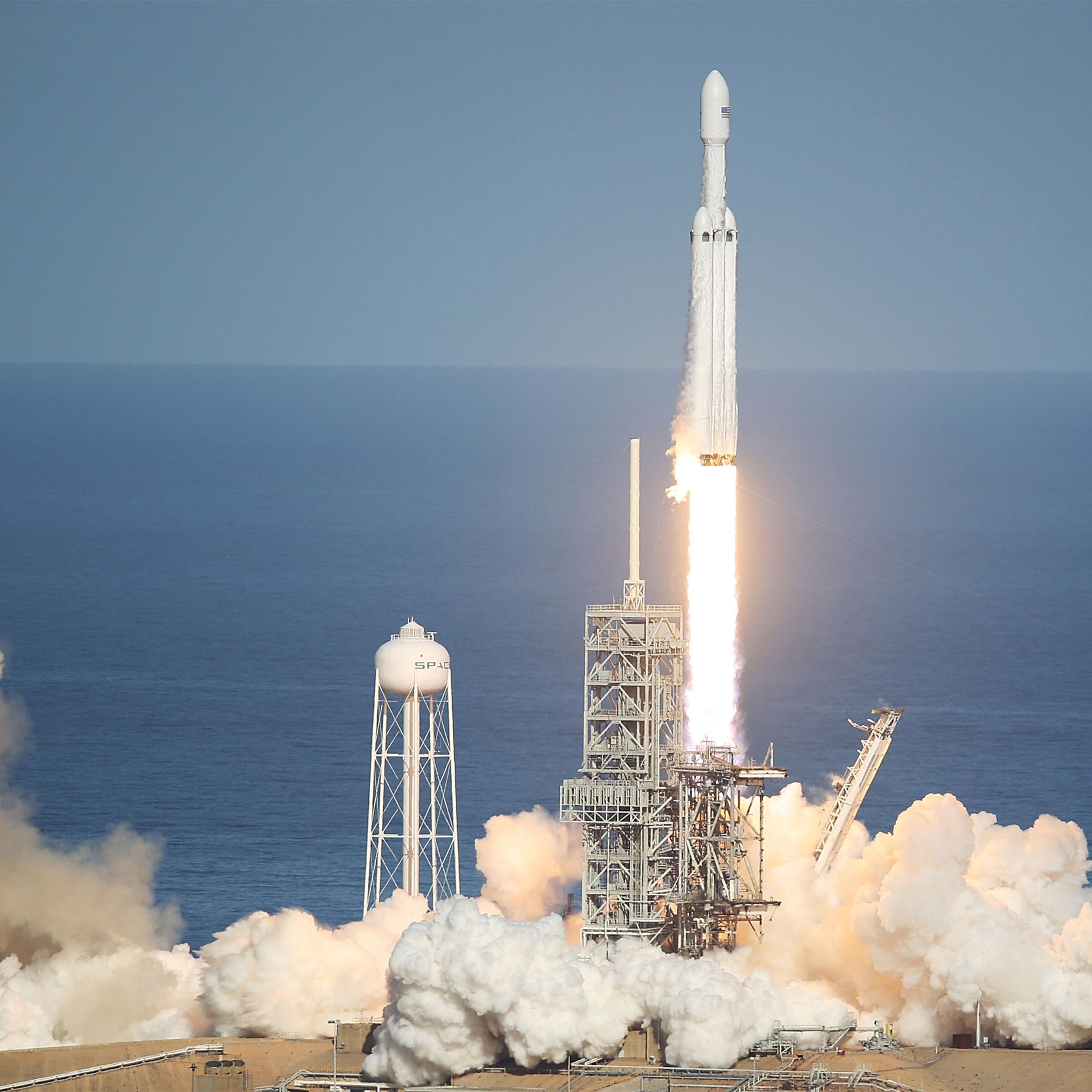 SpaceX To Launch First Heavy Lift Rocket In Demonstration Mission