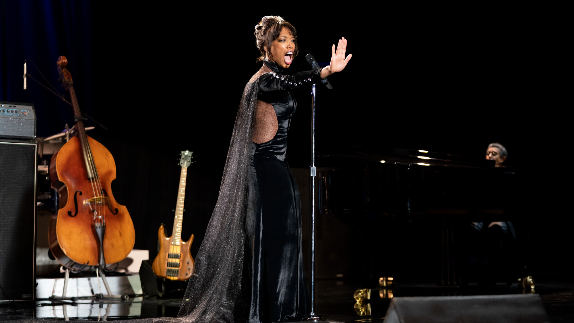 Revisiting Whitney Houston's 1994 Medley From AMAs Live Show