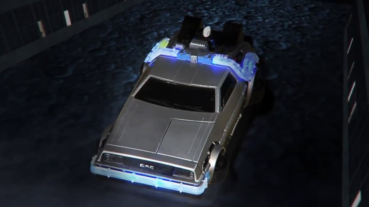 Back to the Future iPhone Case Looks Like a DeLorean Back to the Future iPhone Case Looks Like a DeLorean