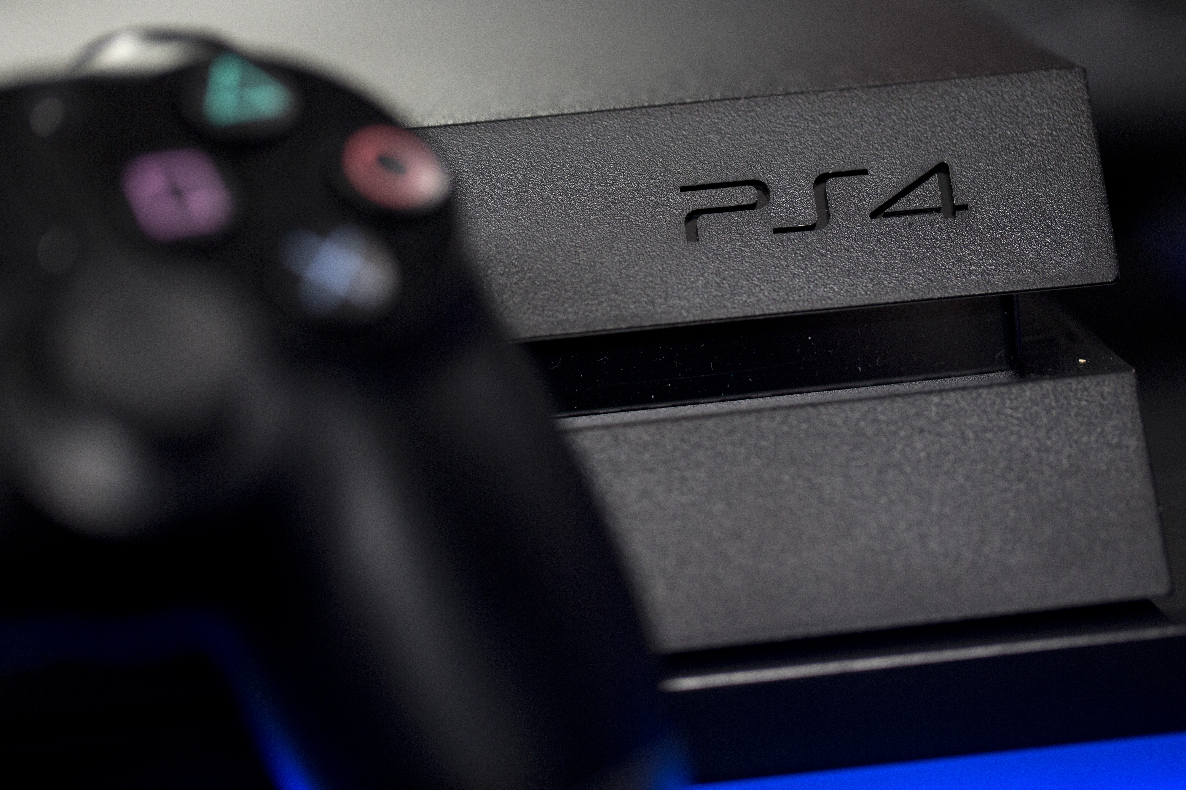 ブレイステーション4　値下げしました。 The PlayStation 4 Just Got a Major Price Cut