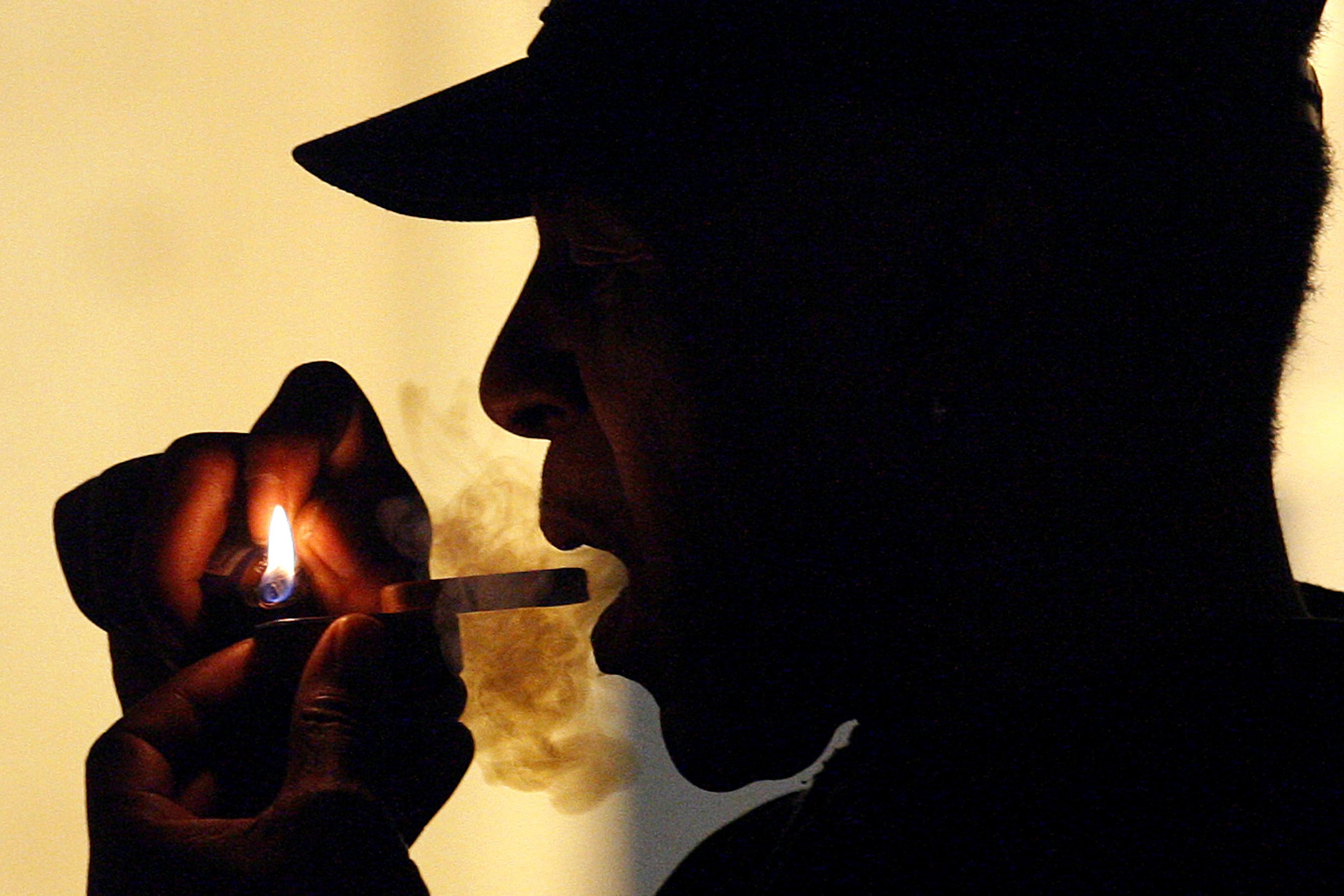 smoking cigarettes cause high blood pressure Schematic representation of the main mechanisms whereby smoking, smoking cigarettes cause high blood pressure Schematic representation of the main mechanisms whereby smoking,