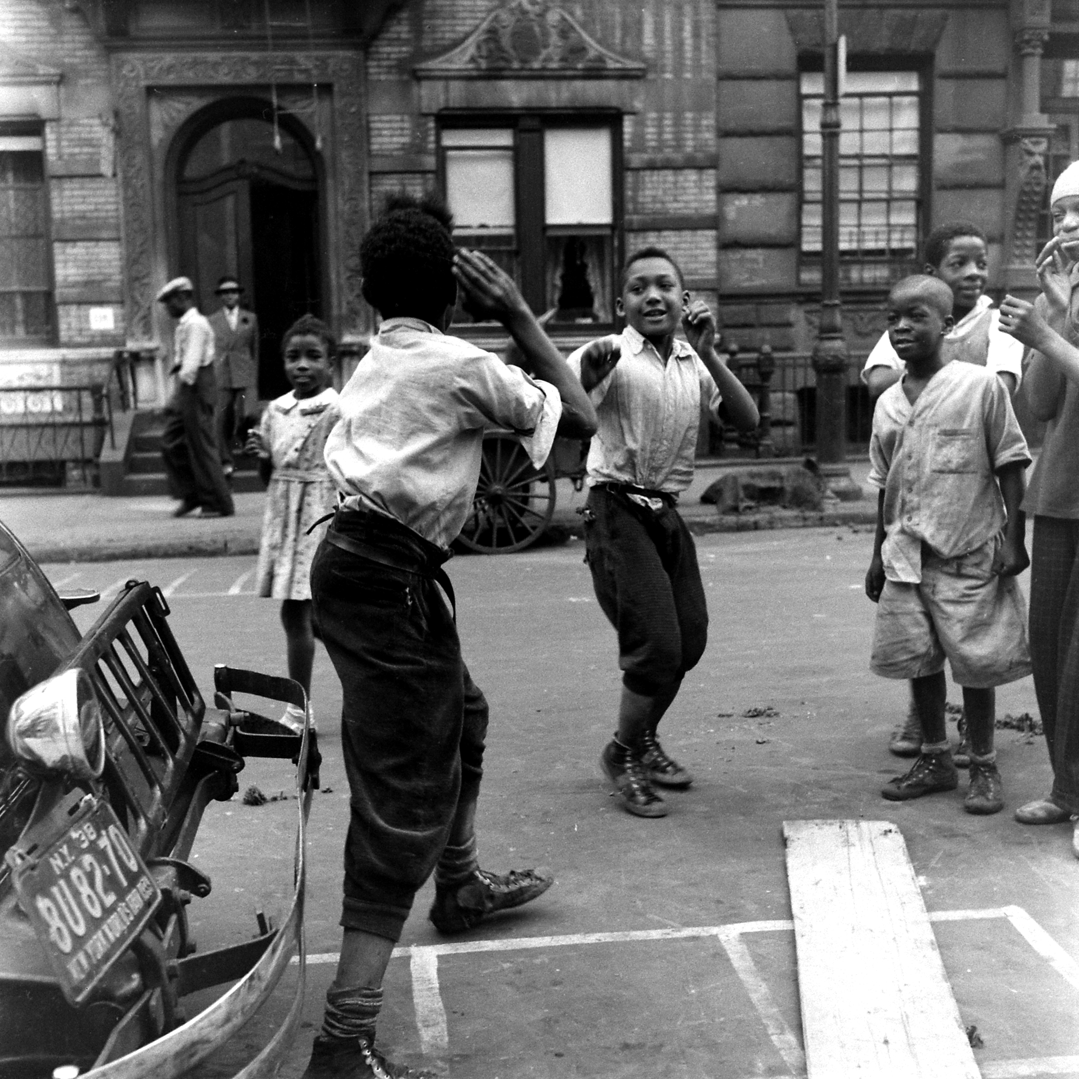 Harlem Street Life: Photos From the 1930s